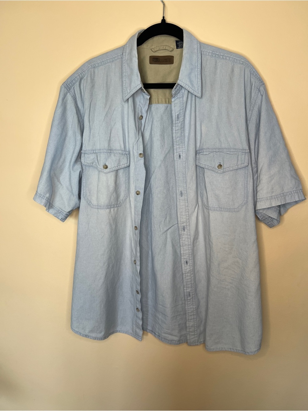 Men's Light Blue Short-Sleeve Button-Down Denim Shirt